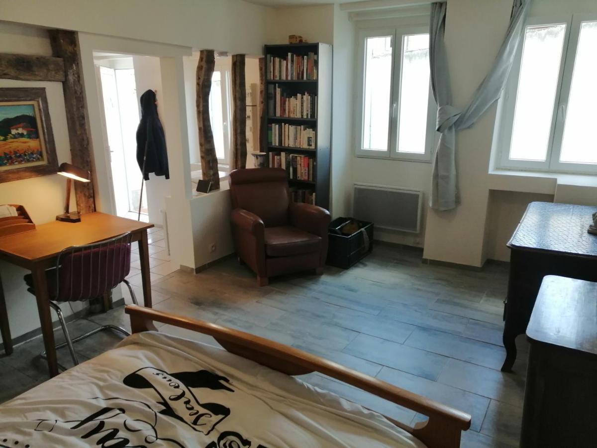 F Logement Entier Courtenay  Luaran gambar